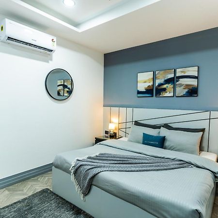 Bedchambers Luxury Apartment Near Golf Course Road Gurgaon Buitenkant foto