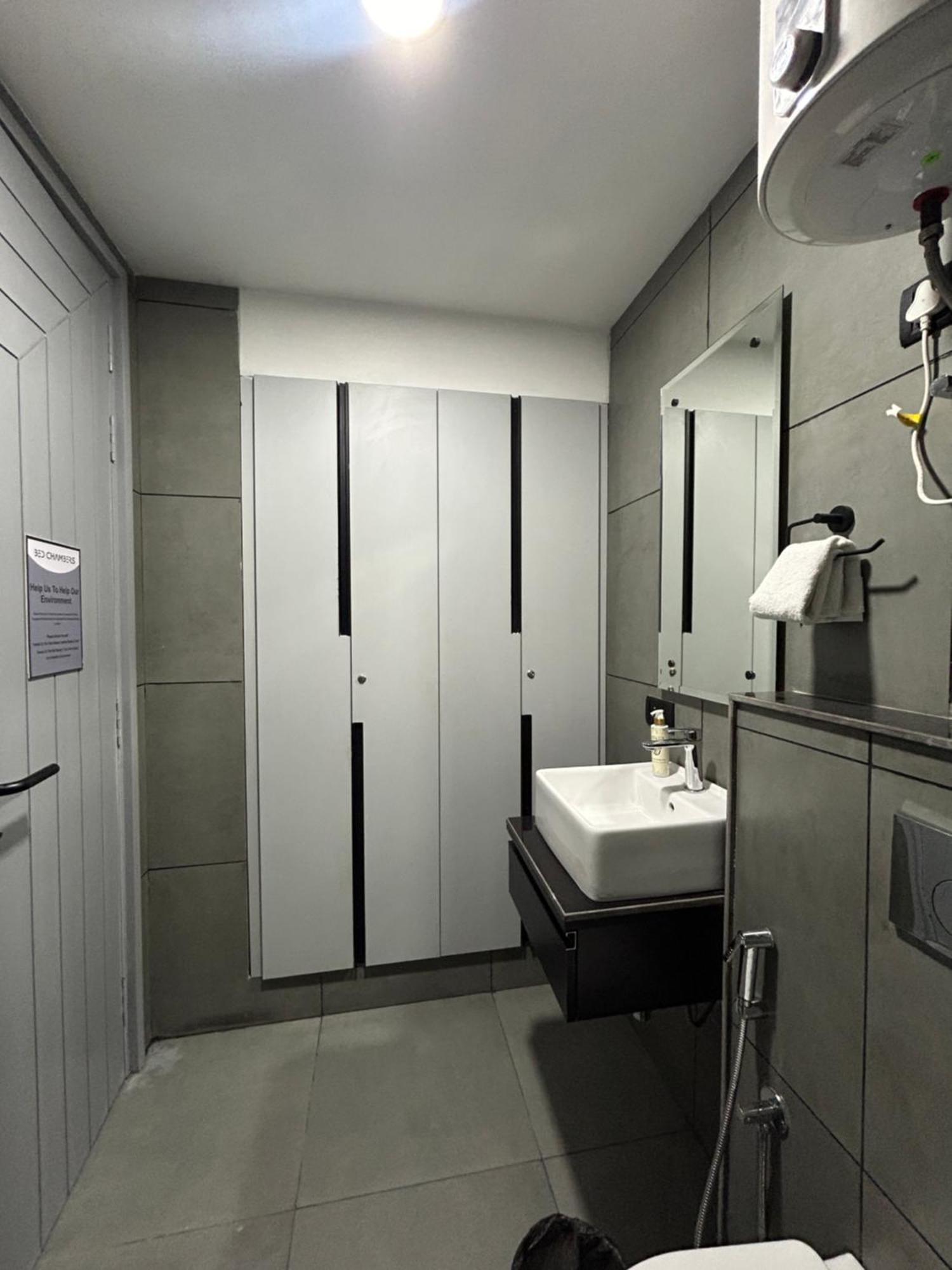 Bedchambers Luxury Apartment Near Golf Course Road Gurgaon Buitenkant foto
