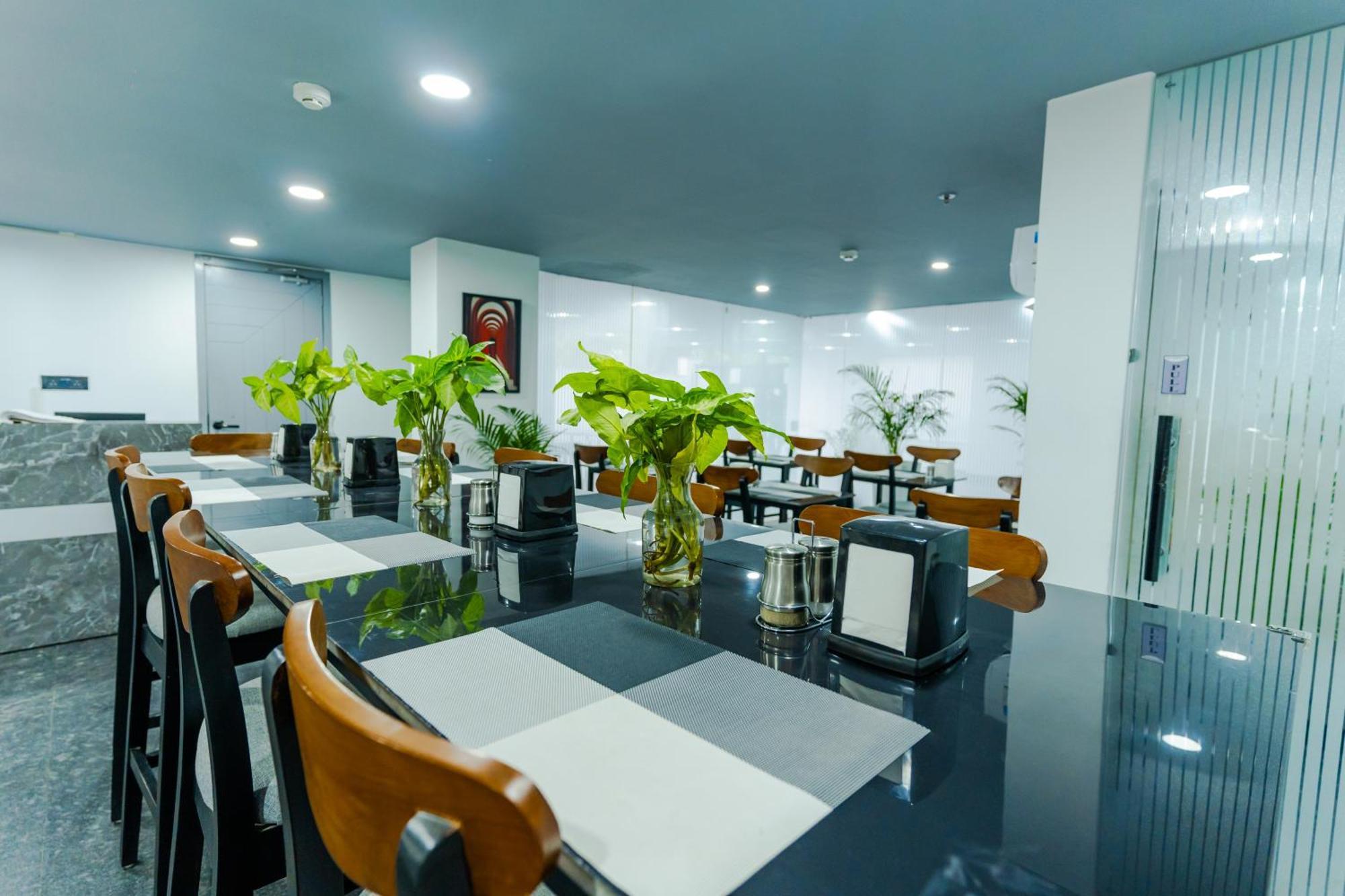 Bedchambers Luxury Apartment Near Golf Course Road Gurgaon Buitenkant foto