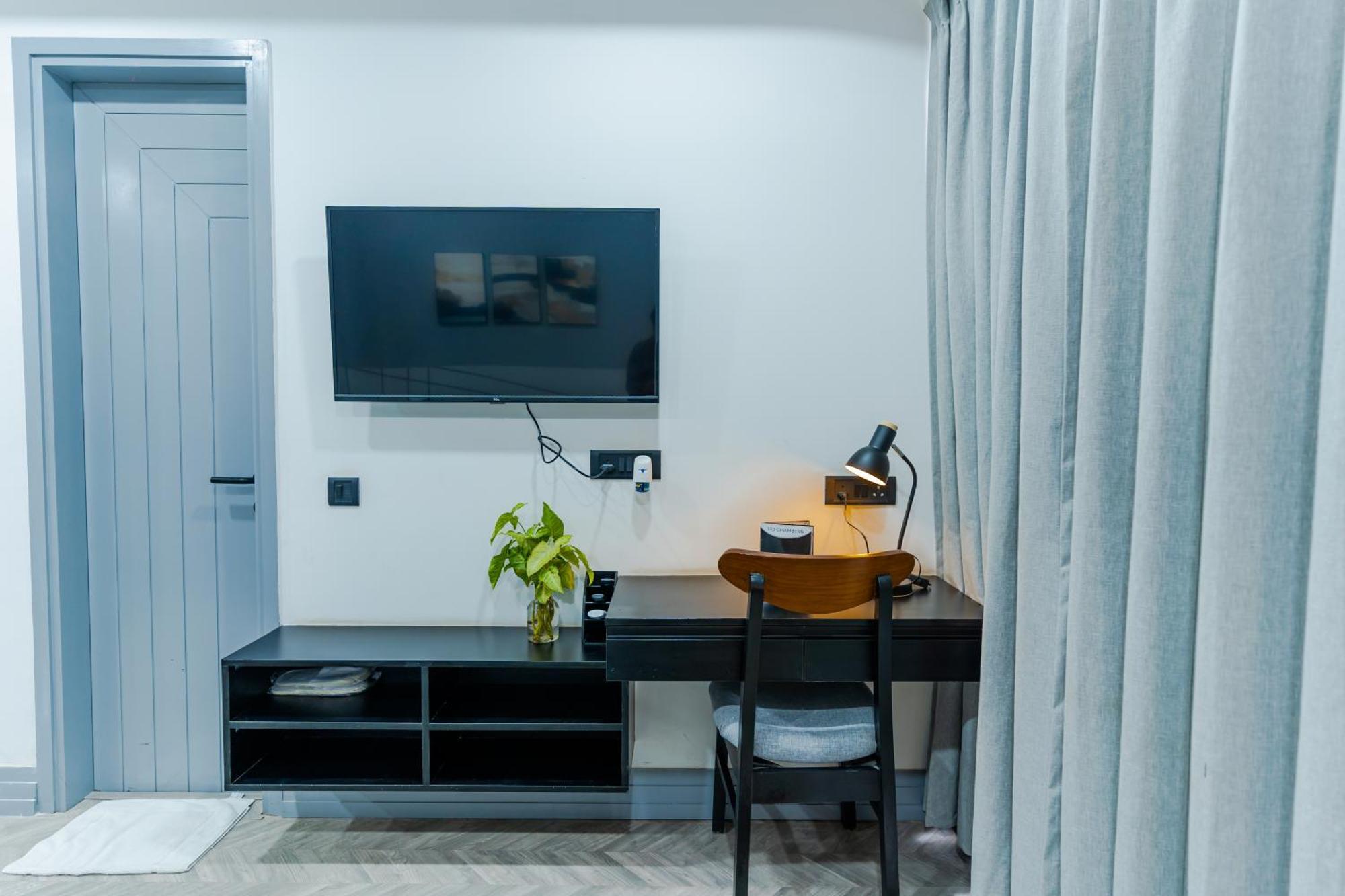 Bedchambers Luxury Apartment Near Golf Course Road Gurgaon Buitenkant foto