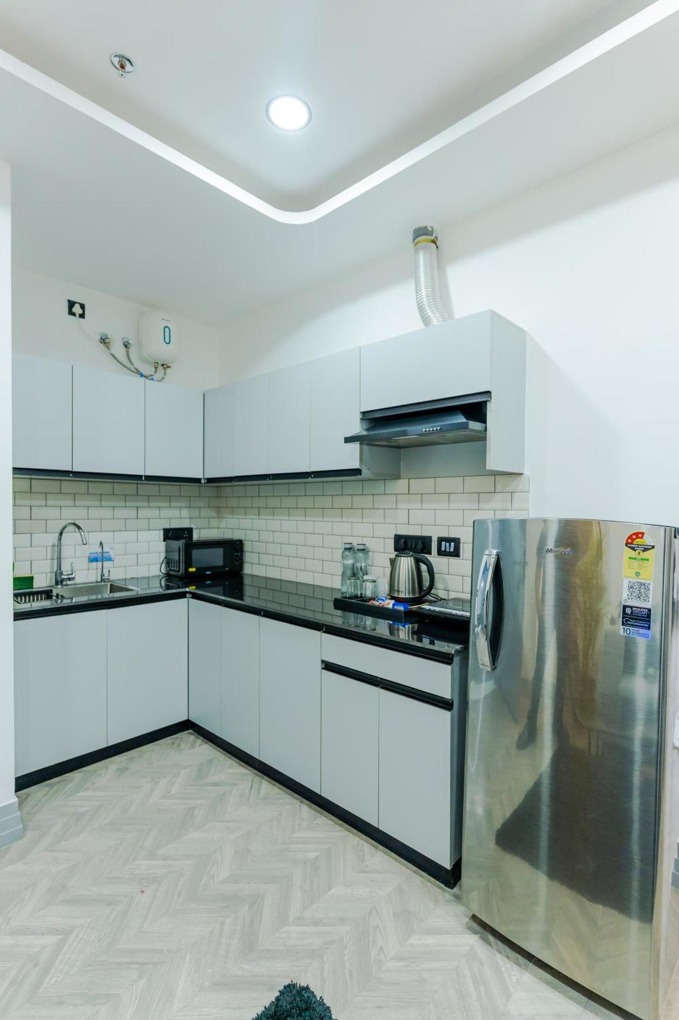 Bedchambers Luxury Apartment Near Golf Course Road Gurgaon Buitenkant foto