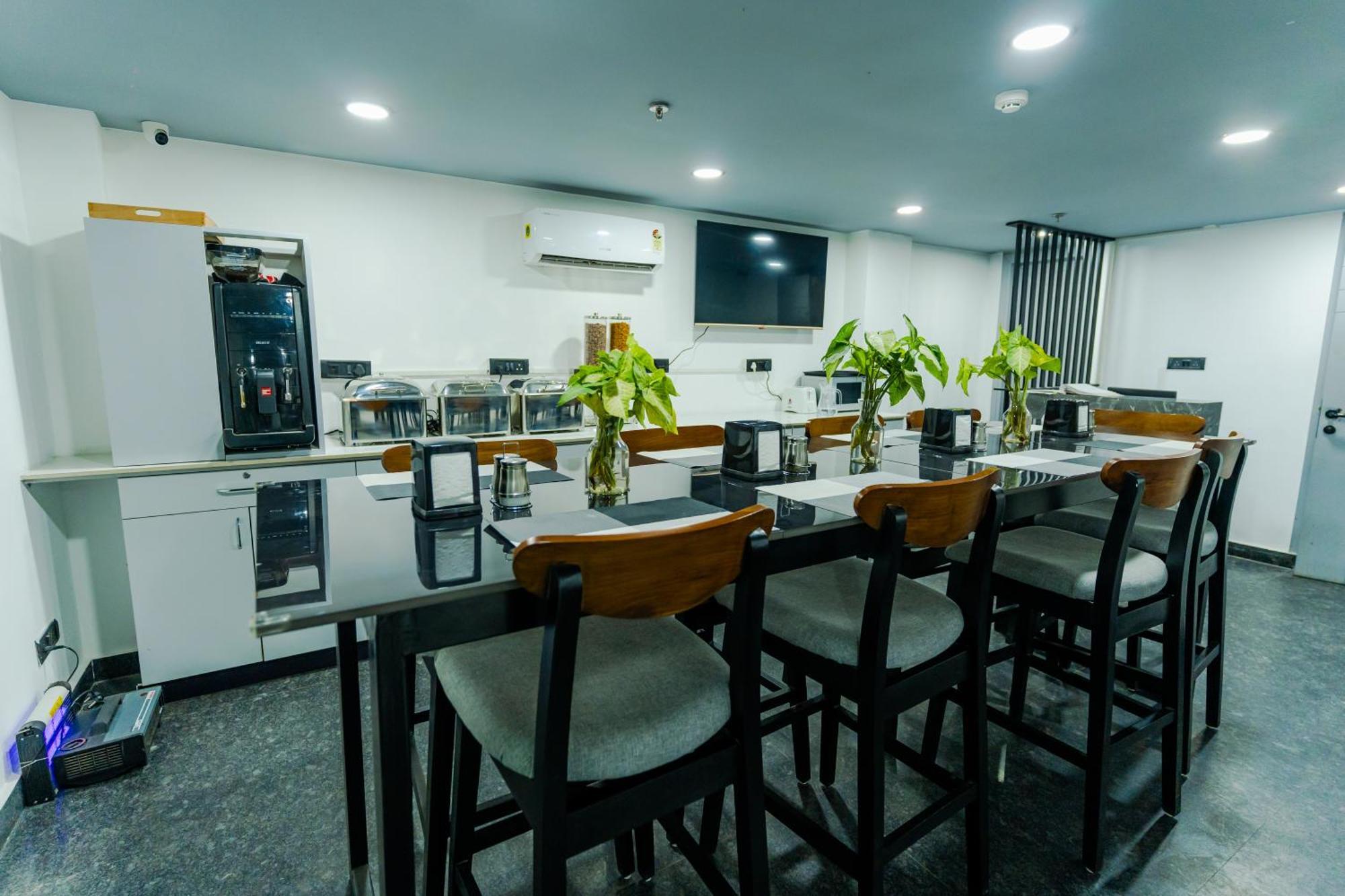 Bedchambers Luxury Apartment Near Golf Course Road Gurgaon Buitenkant foto