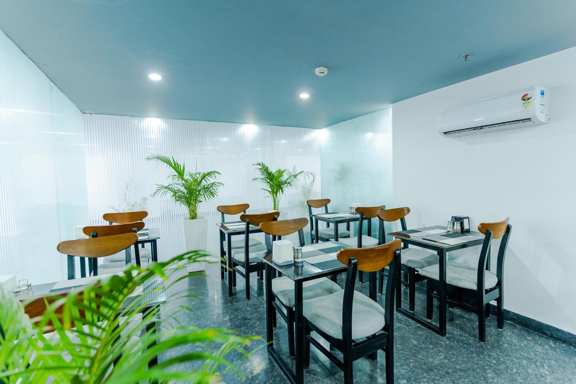 Bedchambers Luxury Apartment Near Golf Course Road Gurgaon Buitenkant foto