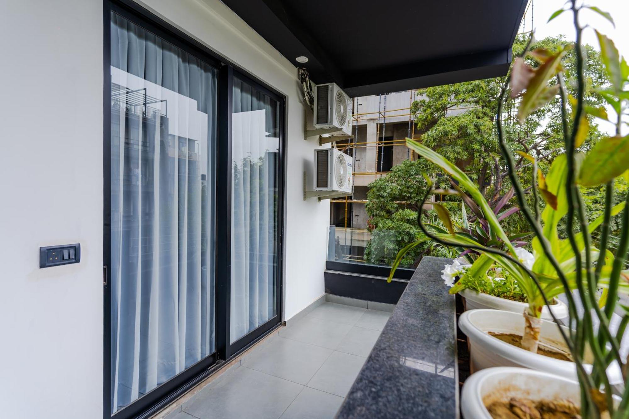 Bedchambers Luxury Apartment Near Golf Course Road Gurgaon Buitenkant foto